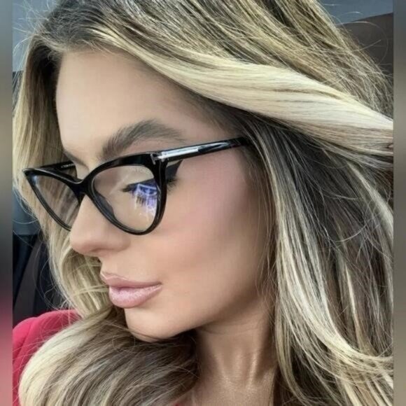 New Original TOM FORD FT5729 - B/V 001 This cat eye optical comes in a shiny - Picture 1 of 9